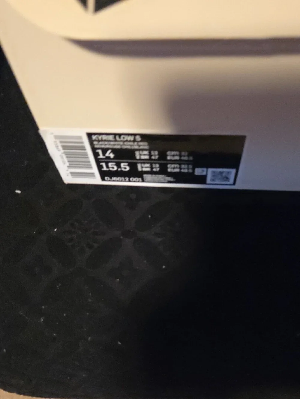 Nike Men's Black White and Red Basketball Sneakers
